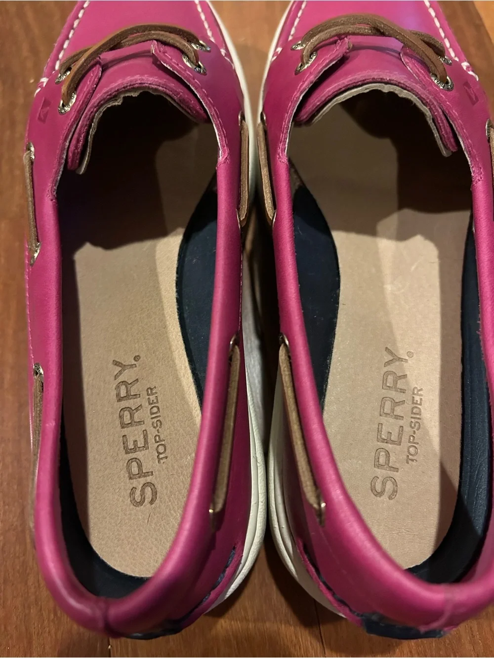 Sperry Women’s Raspberry Red Leather Boat Shoes size 8.5